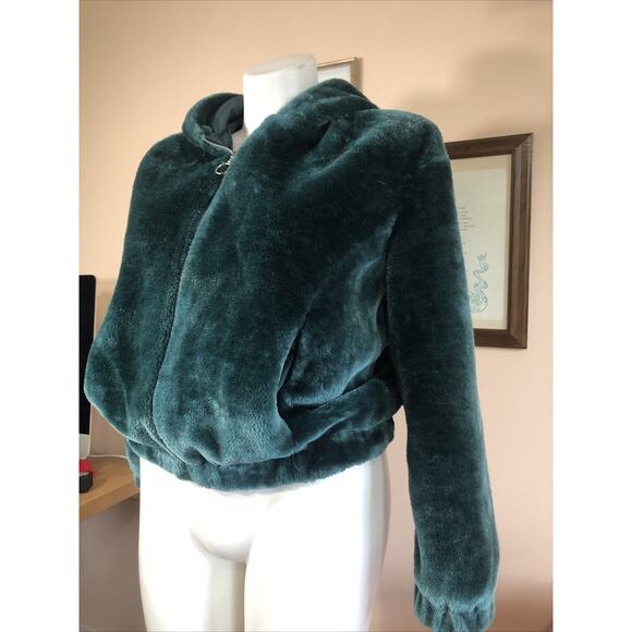 NWOT Outer Edge Green Faux Fur Cropped Jacket Hood Medium Pockets Zipper - Picture 2 of 12